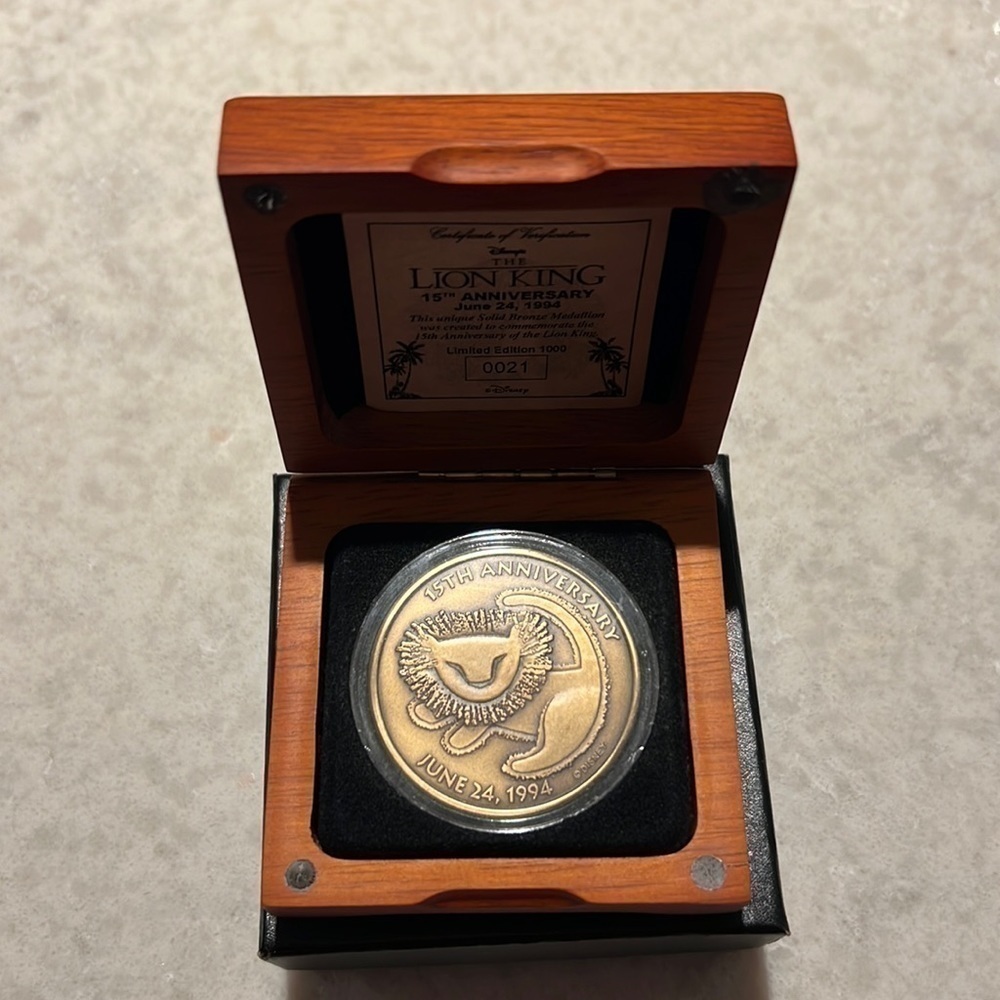⭐️ Lion King 15th Anniversary Bronze Medallion Disney Coin HTF Rare. LE of 1000